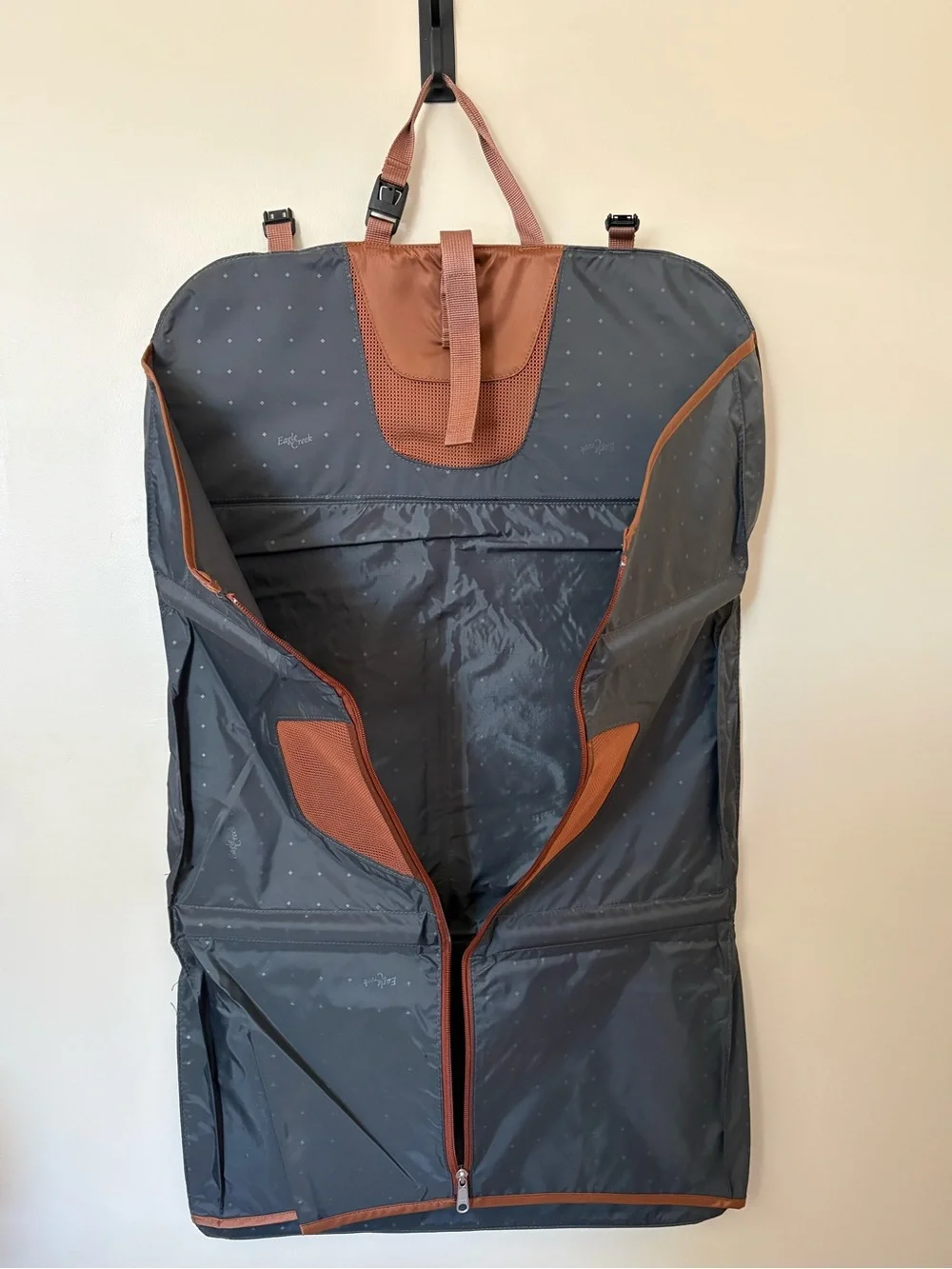 Eagle Creek Travel Gear Garment Bag Gray Brown Pack-It Suit Dress Carrier NWOT